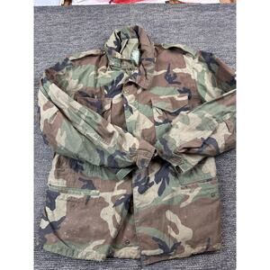 Vintage US Military Cold Weather Winter Jacket Camoflage Woodland pattern Large
